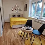 Apartment Gold Star