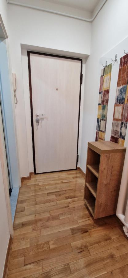 Gold Star Apartment